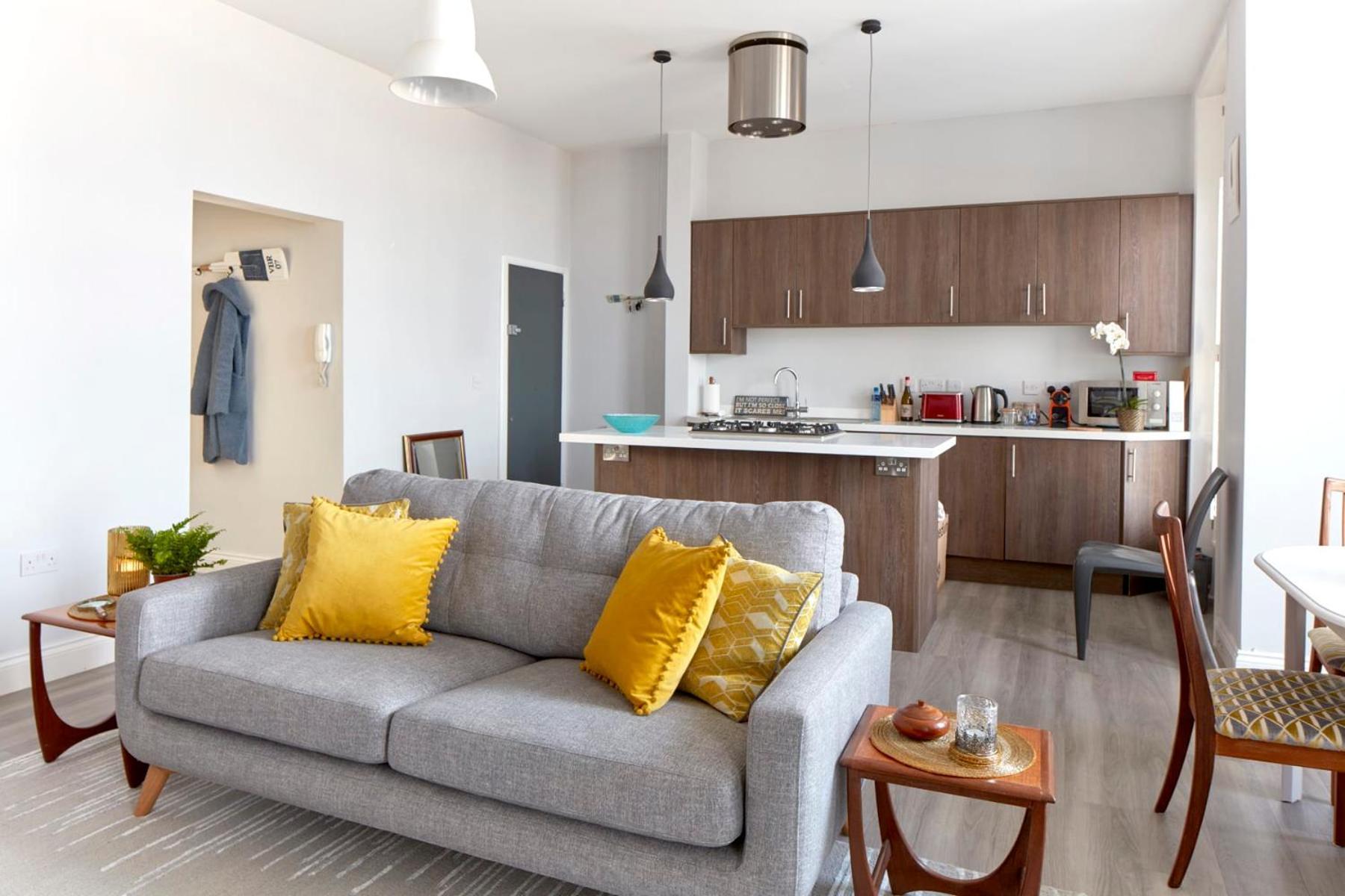 Spacious Beach Front Apartment With Stunning Sea Views Deal Εξωτερικό φωτογραφία