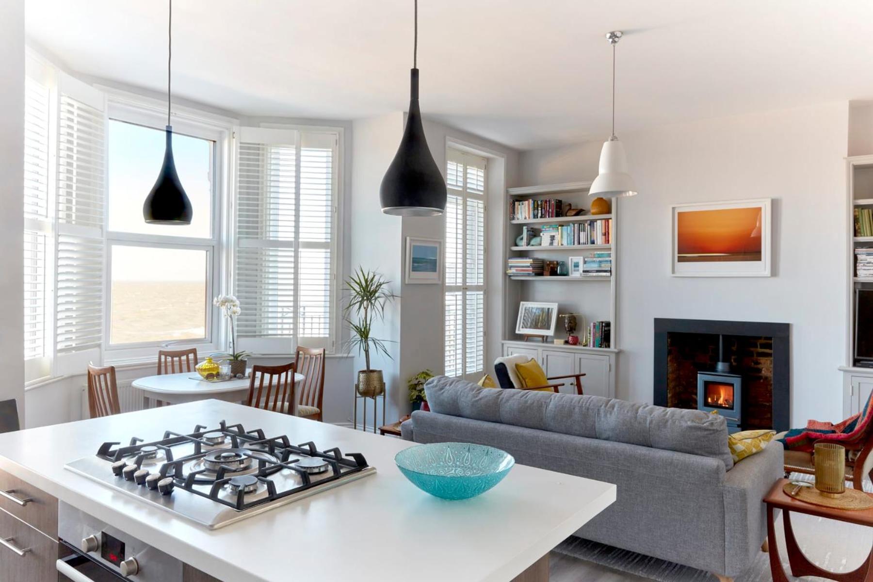 Spacious Beach Front Apartment With Stunning Sea Views Deal Εξωτερικό φωτογραφία